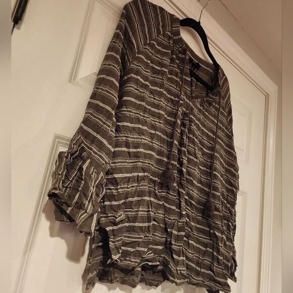 A.N.A. Gray and white striped long sleeve blouse M - Picture 2 of 3